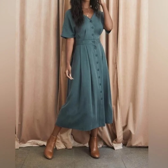 VETTA Dresses & Skirts - VETTA The Two Piece Midi Dress in Green